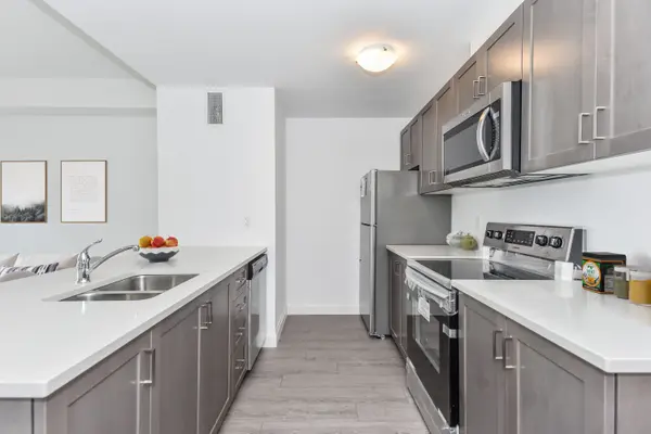 170 Northumberland RD W #402, North Dumfries, ON N0B 1E0