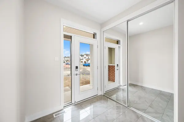 2066 Postilion ST, Stittsville - Munster - Richmond, ON K0A 2Z0