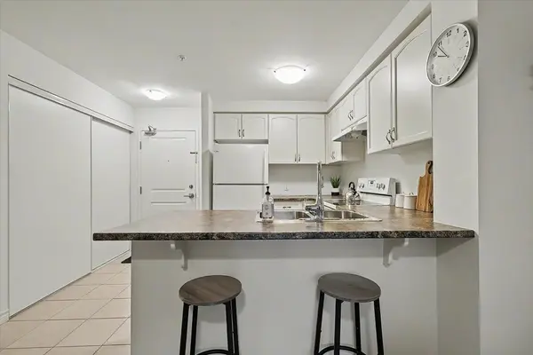 1284 Gordon ST #120, Guelph, ON N1L 0M8