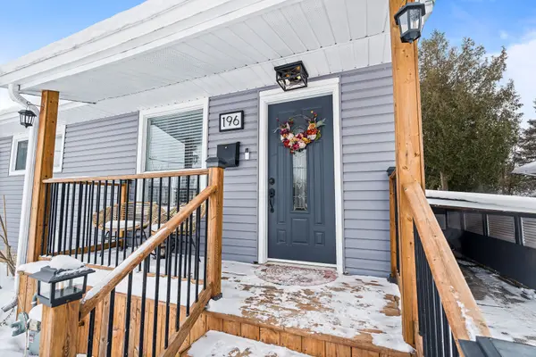 196 Durham AVE, Cambridge, ON N3H 4H9