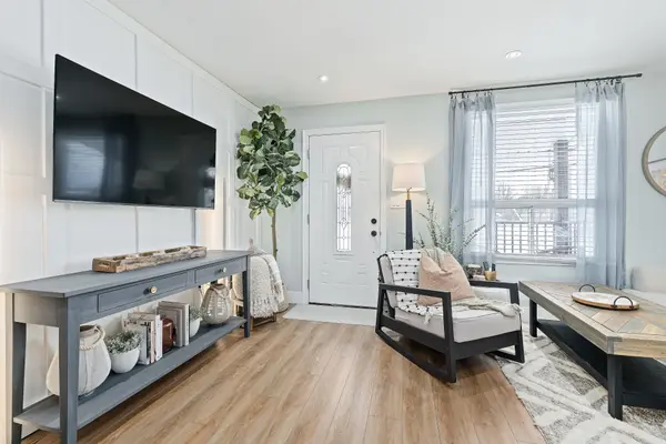 196 Durham AVE, Cambridge, ON N3H 4H9