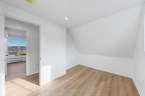 27 Oakdale AVE, St. Catharines, ON L2P 2B8