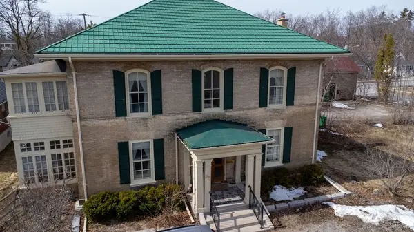 813 Water ST, Peterborough, ON K9H 3N7