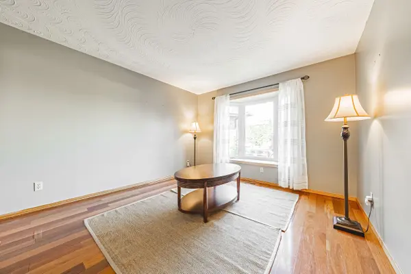 19 Glenhaven CT, Hamilton, ON L9C 7G4