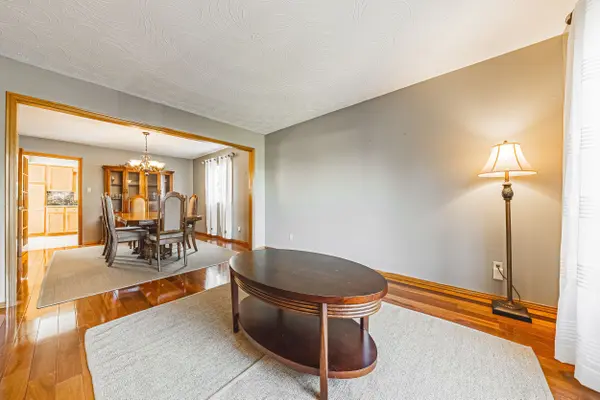 19 Glenhaven CT, Hamilton, ON L9C 7G4