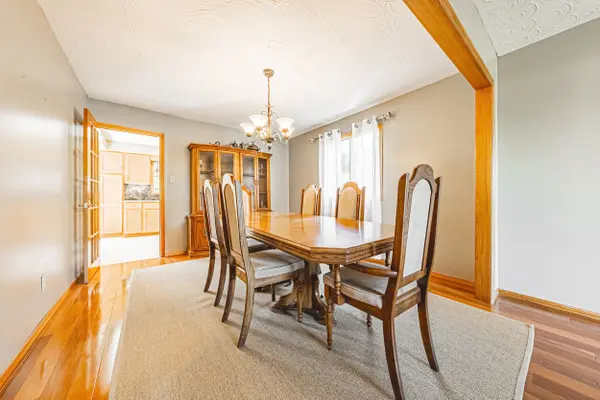 19 Glenhaven CT, Hamilton, ON L9C 7G4