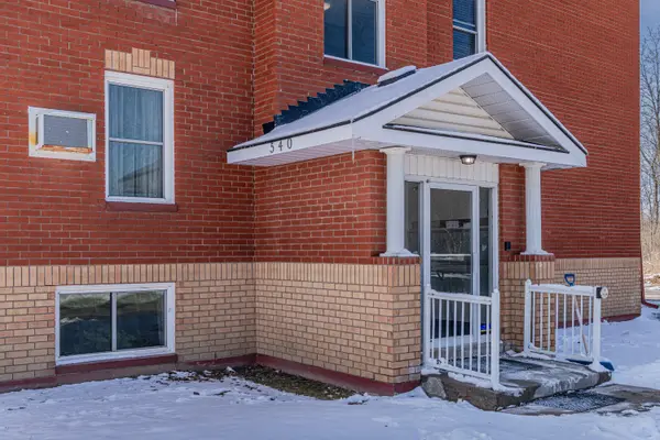 540 Talbot PL #101, Gananoque, ON K7G 3C6