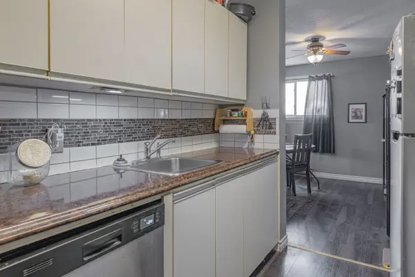 540 Talbot PL #101, Gananoque, ON K7G 3C6