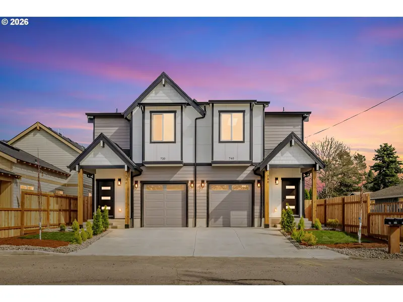 720/740 S 8TH AVE, Cornelius, OR 97113