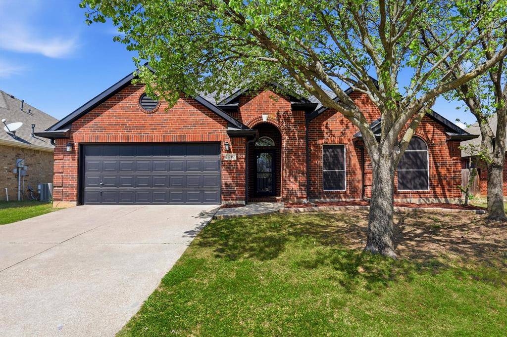 1711 Copper Leaf Drive, Corinth, TX 76210