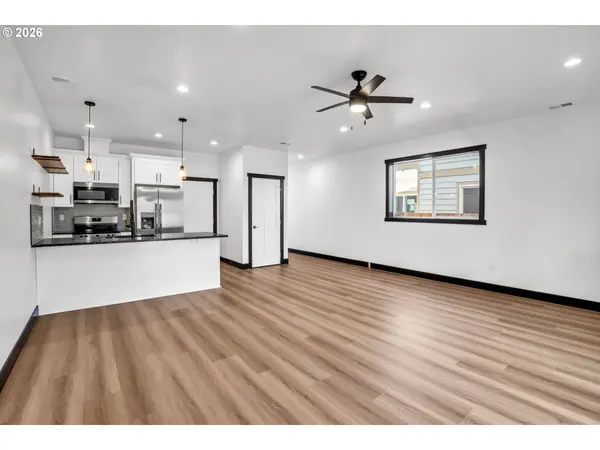 720/740 S 8TH AVE, Cornelius, OR 97113