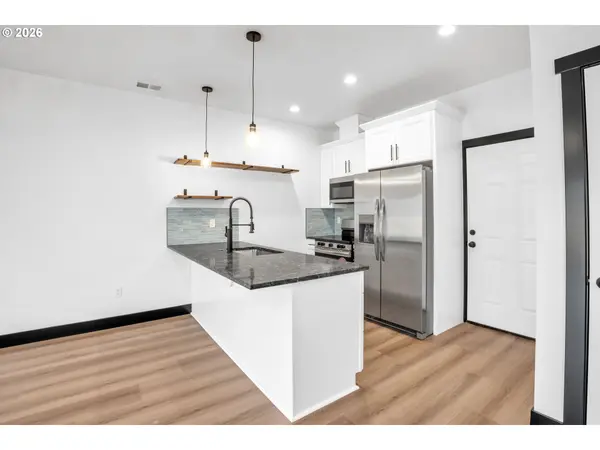 720/740 S 8TH AVE, Cornelius, OR 97113