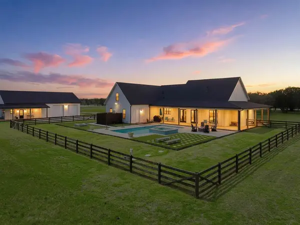 2050 W Elm Mott Drive, Waco, TX 76705