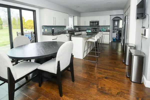 3242 Salem DR, Rochester Hills, MI 48306