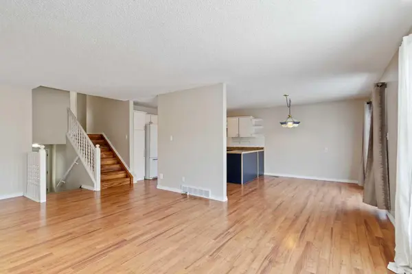 105 Goodwin PL, Fort Mcmurray, AB T9J 1K1