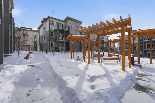 2117 81 ST SW #129, Calgary, AB T3H 6H5