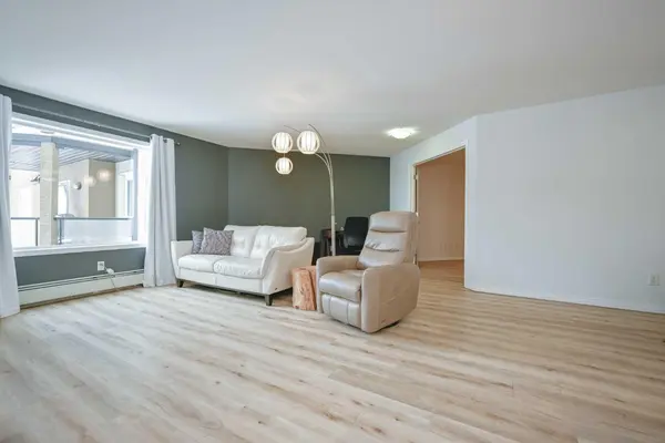 9124 96 AVE #212, Grande Prairie, AB T8X 0A1