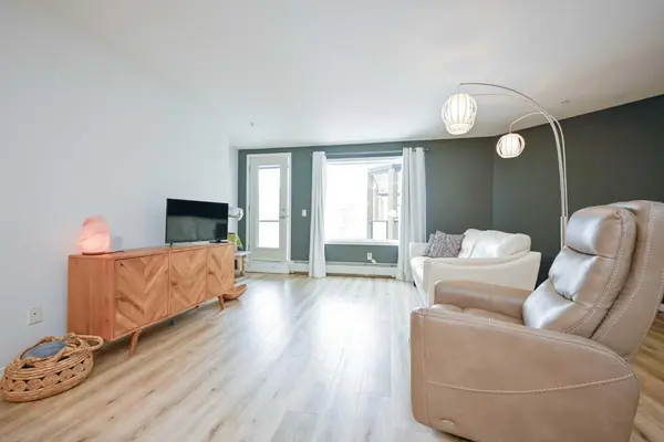 9124 96 AVE #212, Grande Prairie, AB T8X 0A1