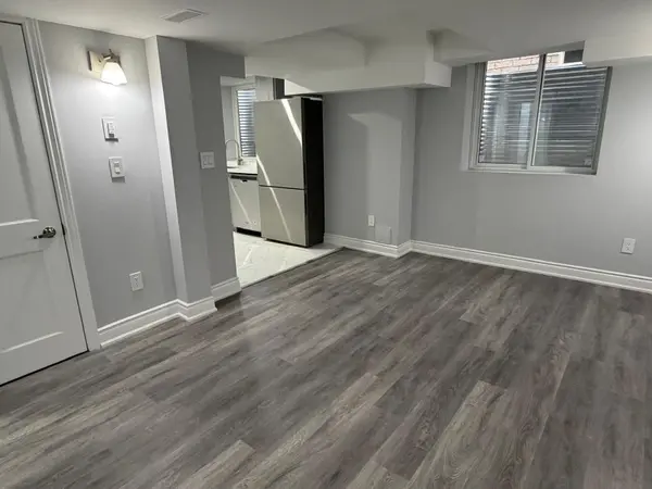 224 Fleetwood DR #Bsmt, Oshawa, ON L1K 3E7