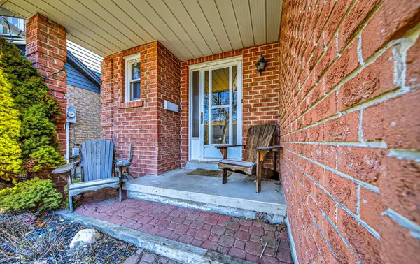 215 Sagebrush ST, Oshawa, ON L1J 7W4