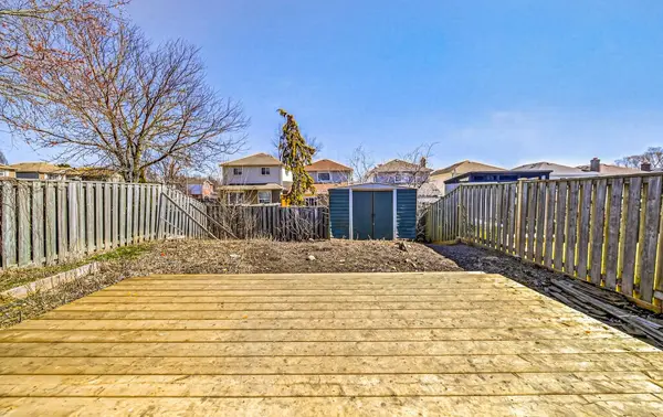 215 Sagebrush ST, Oshawa, ON L1J 7W4