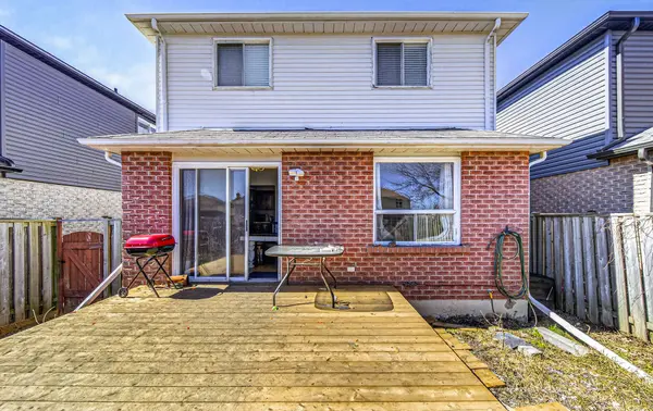 215 Sagebrush ST, Oshawa, ON L1J 7W4