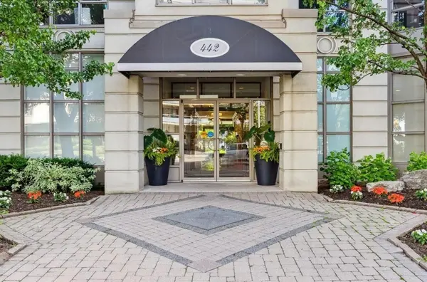 442 Maple AVE #1402, Burlington, ON L7S 2L7