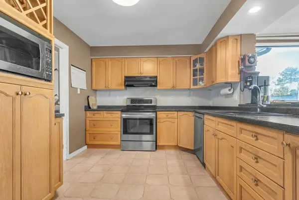 7 Tuscarora CT, Brantford, ON N3R 5Y6