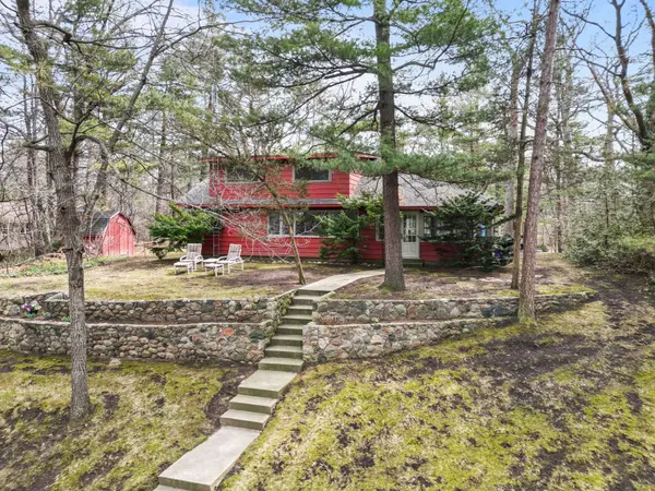 9 Summit AVE, South Huron, ON N0M 1T0