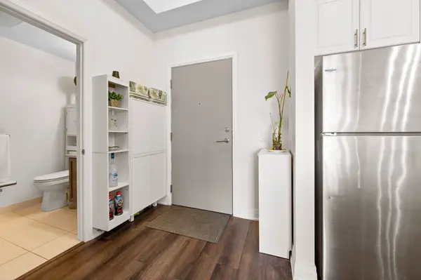 16 Concord PL #630, Grimsby, ON L3M 0J1