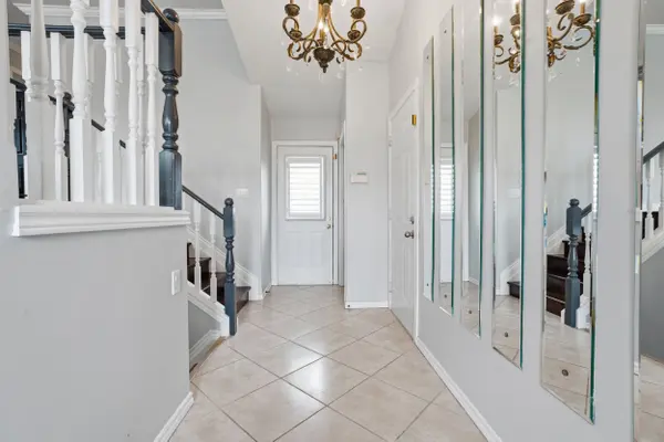 6 Mccormick WAY, Brantford, ON N3V 1E6