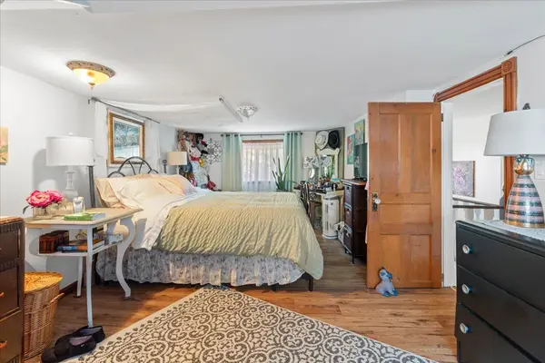 7763 Loyalist Pkwy, Greater Napanee, ON K0H 1G0