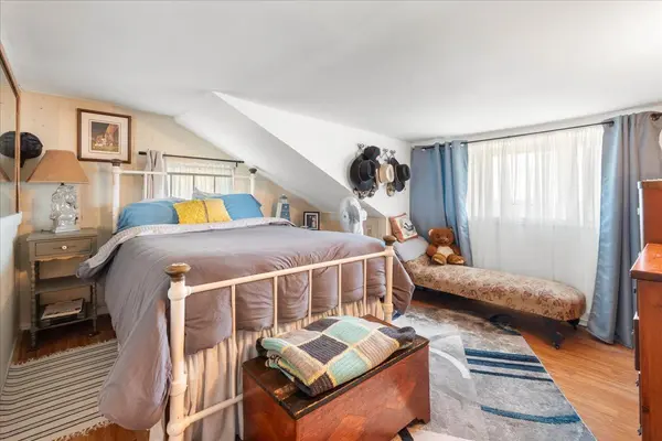 7763 Loyalist Pkwy, Greater Napanee, ON K0H 1G0