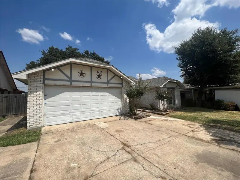 2317 Sharpshire Lane, Arlington, TX 76014
