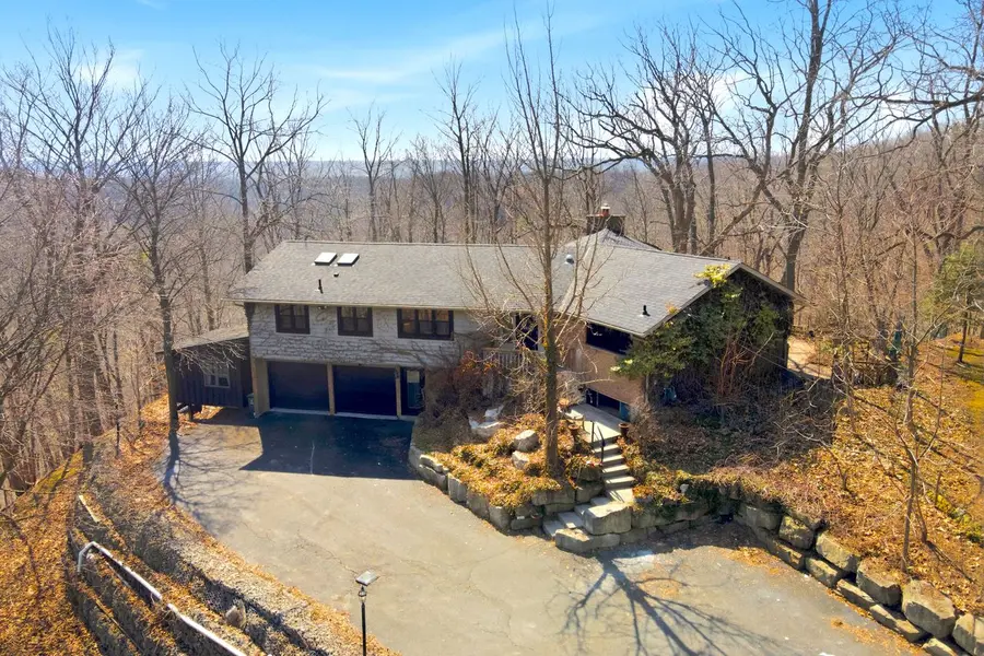 1987 Snake RD, Burlington, ON L7P 4Y1