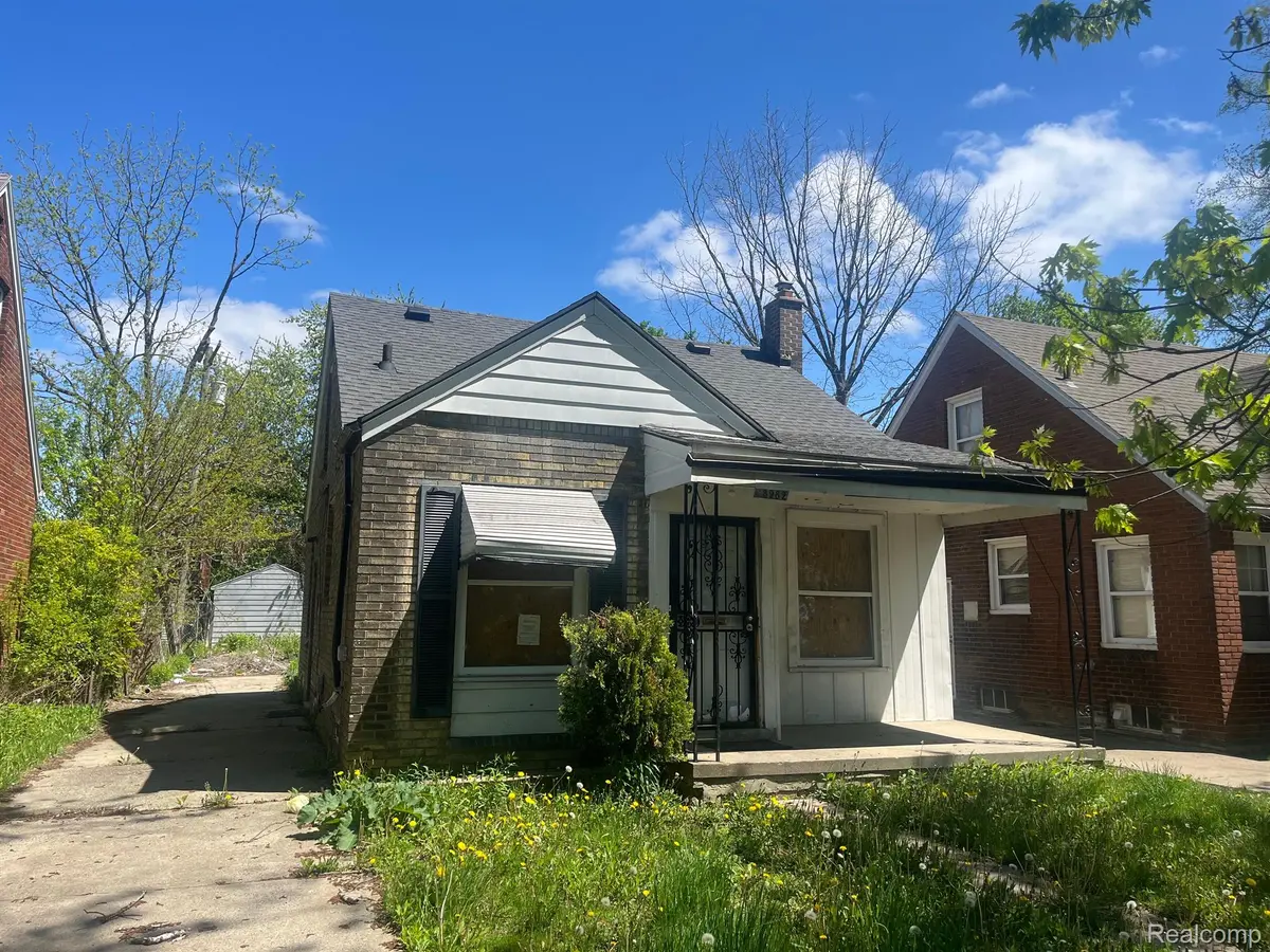 18982 HAMBURG ST, Detroit, MI 48205