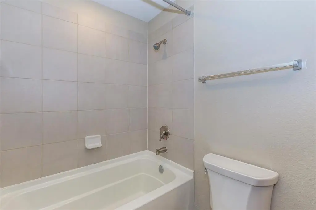 2991 Lakeside Drive, Midlothian, TX 76065