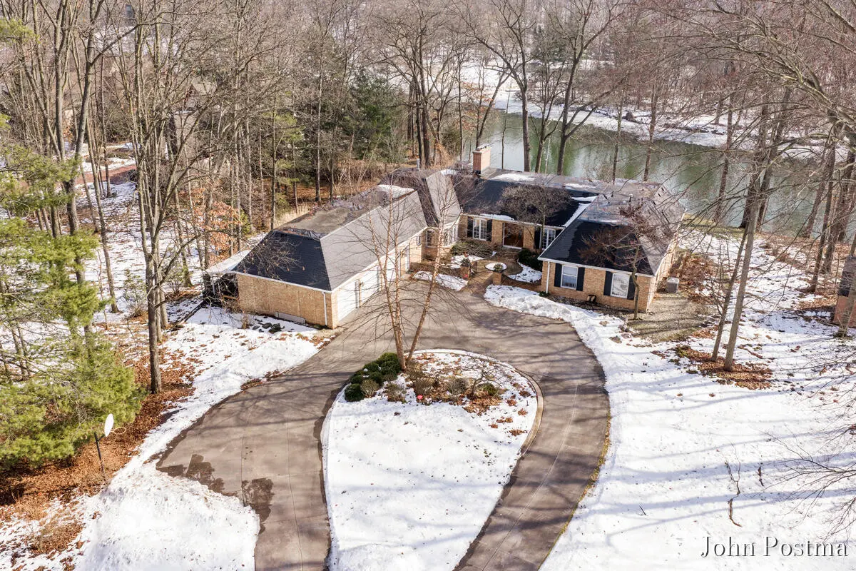 7400 Biscayne WAY SE, Cascade Twp, MI 49546