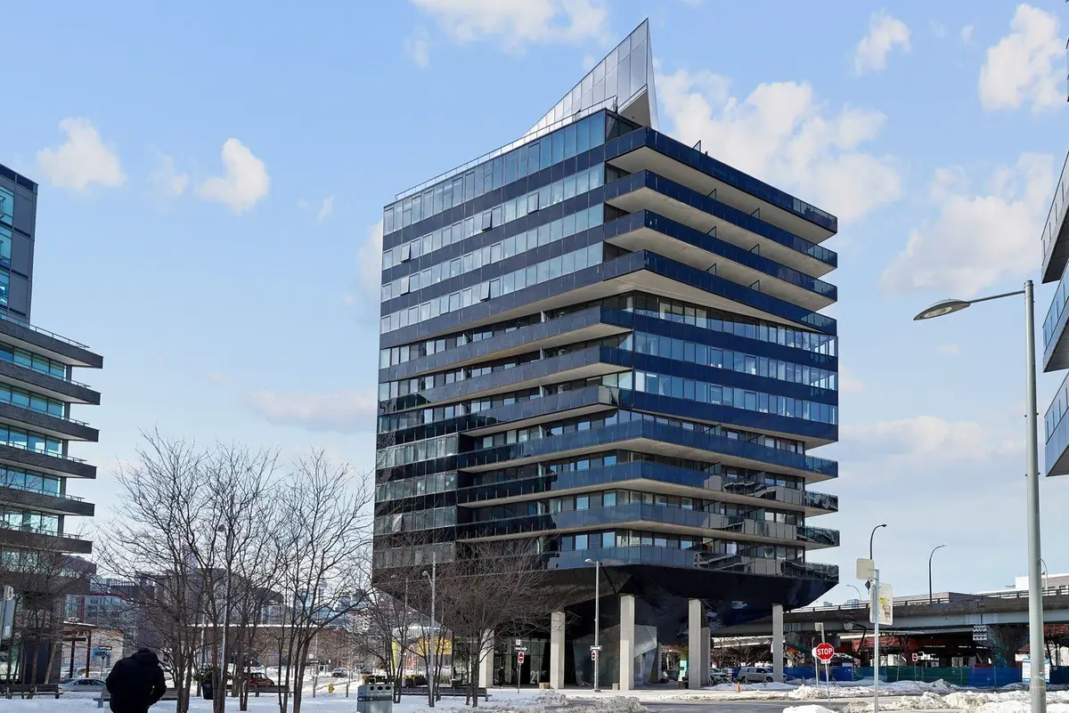 21 Lawren Harris SQ #418, Toronto C08, ON M5A 1H7