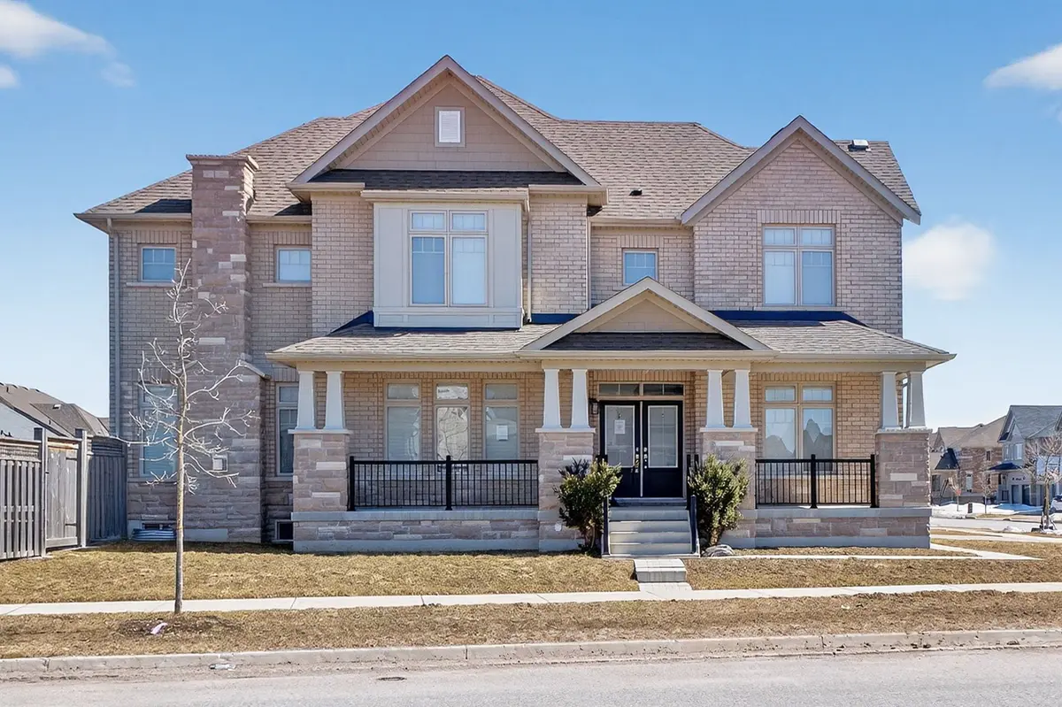 1020 Larter ST, Innisfil, ON L9S 0N4