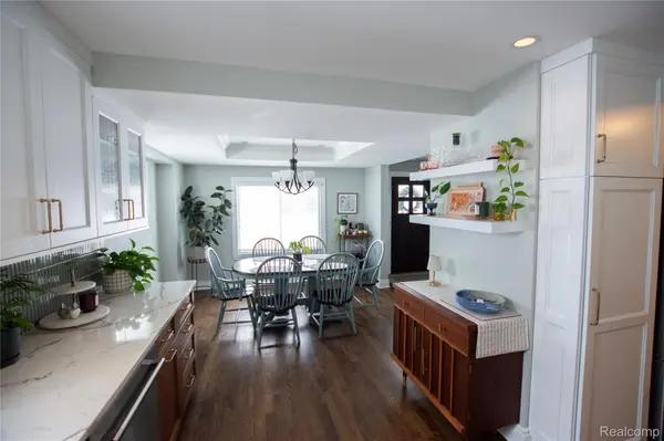 550 Pinecrest DR, Ferndale, MI 48220