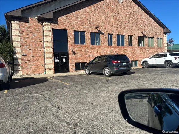 8469 S Saginaw ST, Grand Blanc Charter Township, MI 48439