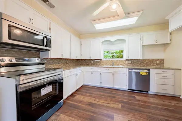 522 E Kempner Street, Mabank, TX 75147