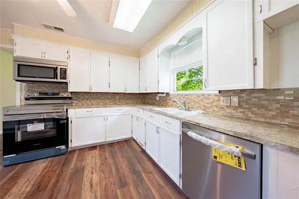 522 E Kempner Street, Mabank, TX 75147