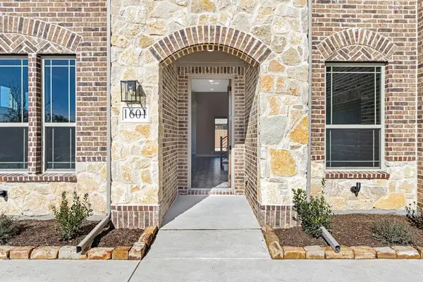 1601 Community Drive, Cedar Hill, TX 75116