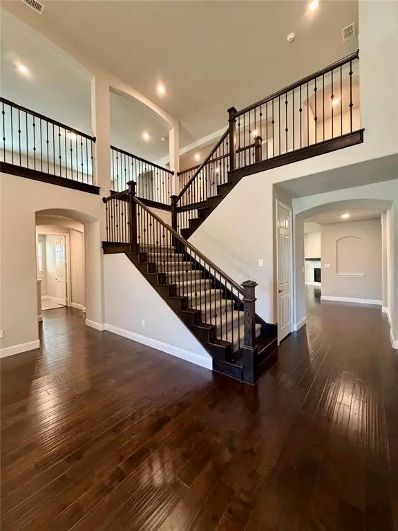 2705 Walnut Creek Lane, The Colony, TX 75056