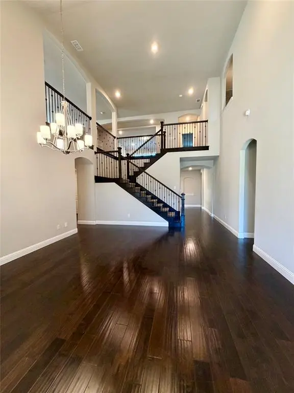 2705 Walnut Creek Lane, The Colony, TX 75056