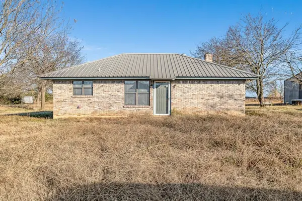 109 PRIVATE RD 24980, Brookston, TX 75421