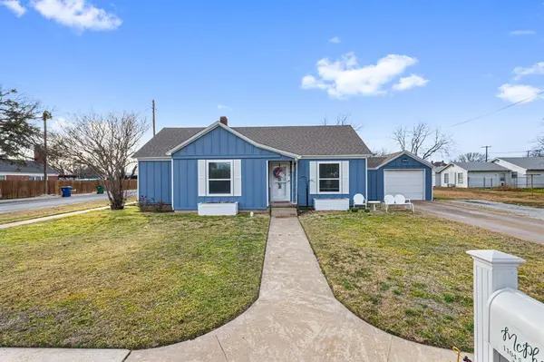 1104 S College Avenue,  Decatur,  TX 76234