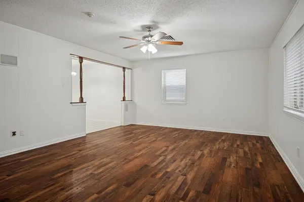 125 Briarwood Drive, Kennedale, TX 76060